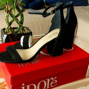 Idore size 8 1/2 black chunky heels